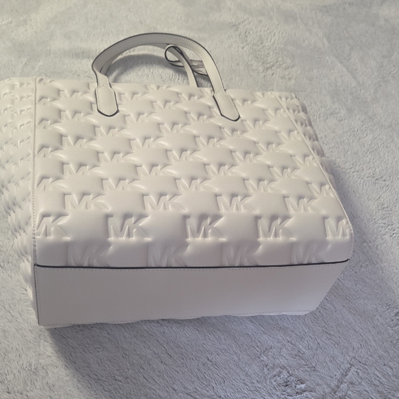 Michael Kors White Embossed MK Tote - Picture 3 of 8